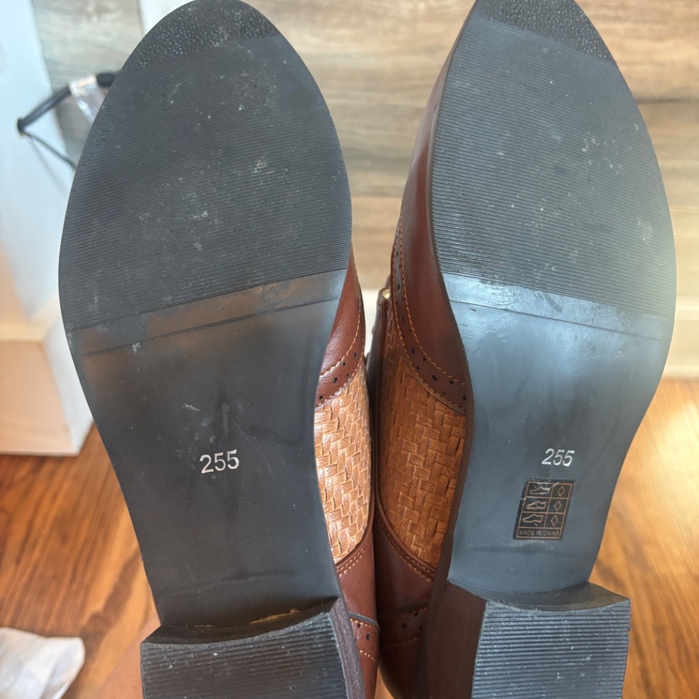 Oxfords - Picture 3 of 4
